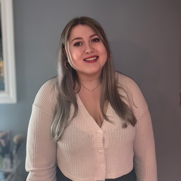 Meet your Posher, Sarah - Picture 1 of 1